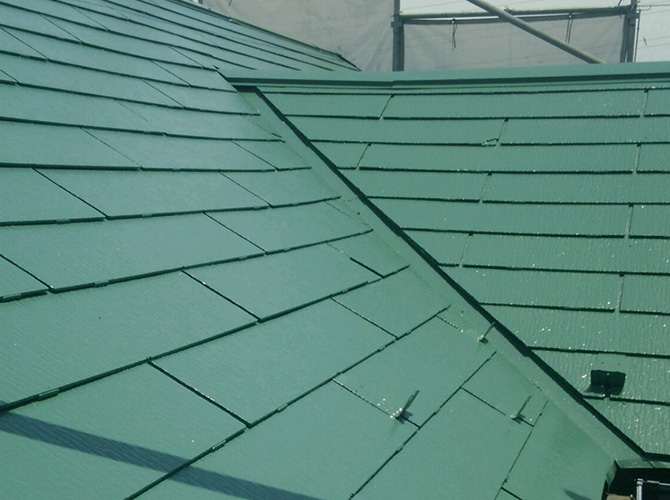 足立区A様邸の屋根塗り替え工事 – 遮熱塗料のサーモアイシリーズで屋根 